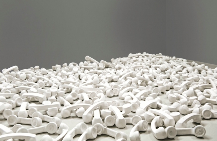 Die Installation „Knochenfeld“ ist das Meisterstück des amerikanischen Künstlers Christian Marclay mit einem Wert von 550000 US-Dollar