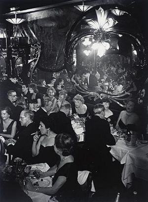 Zeitgenössischen fotographischen Werke - Moulin Rouge Paris 1937
