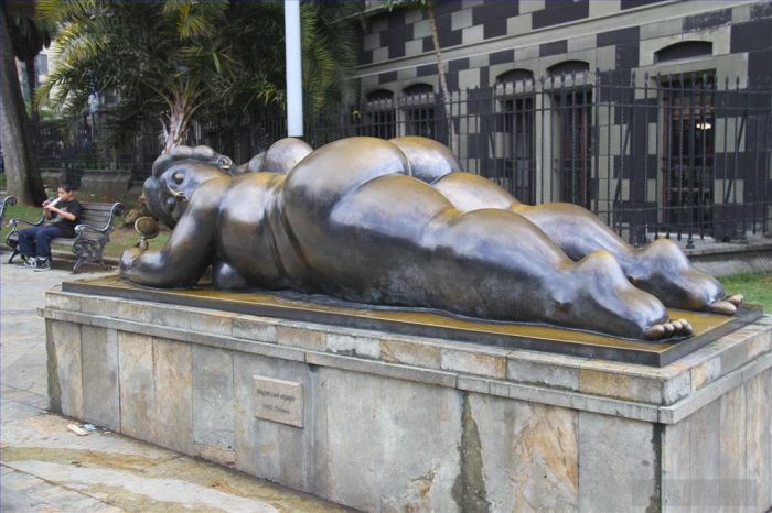 Fernando Botero Angulo Bildhauerei - Frau mit Spiegel 2