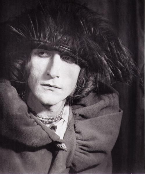 Man Ray Fotographie - Porträt von Rose Selavy 1921