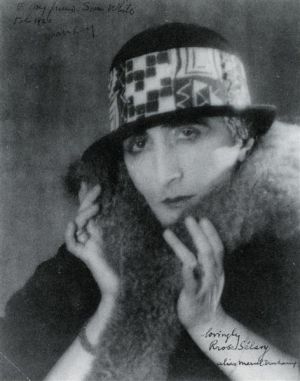 zeitgenössische kunst von Man Ray - Rrose Selavy alias Marcel Duchamp 1921