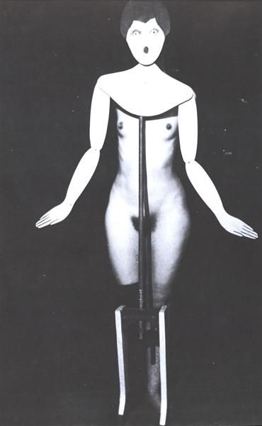 Man Ray Fotographie - Der Garderobenständer 1920