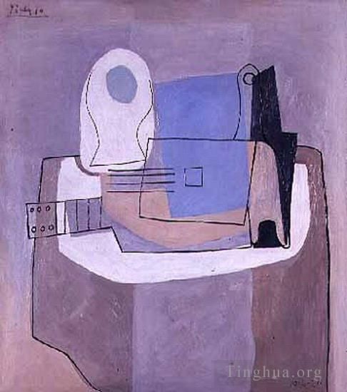 Pablo Picasso Andere Malerei - Guitare Bouteille et Compotier 1921