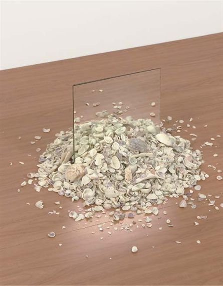 Robert Smithson Installationskunst - Spiegel und Muschel