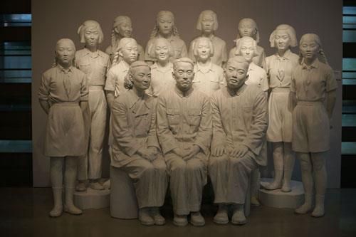 Chen Yanying Bildhauerei - 1949 Junger Pionier des Neuen China