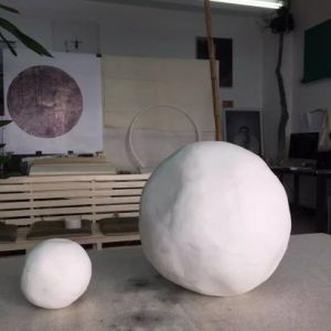 Zeitgenössische Bildhauerei - Snow Pellet